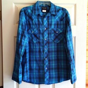 Men's Wrangler shirt, size large, blue